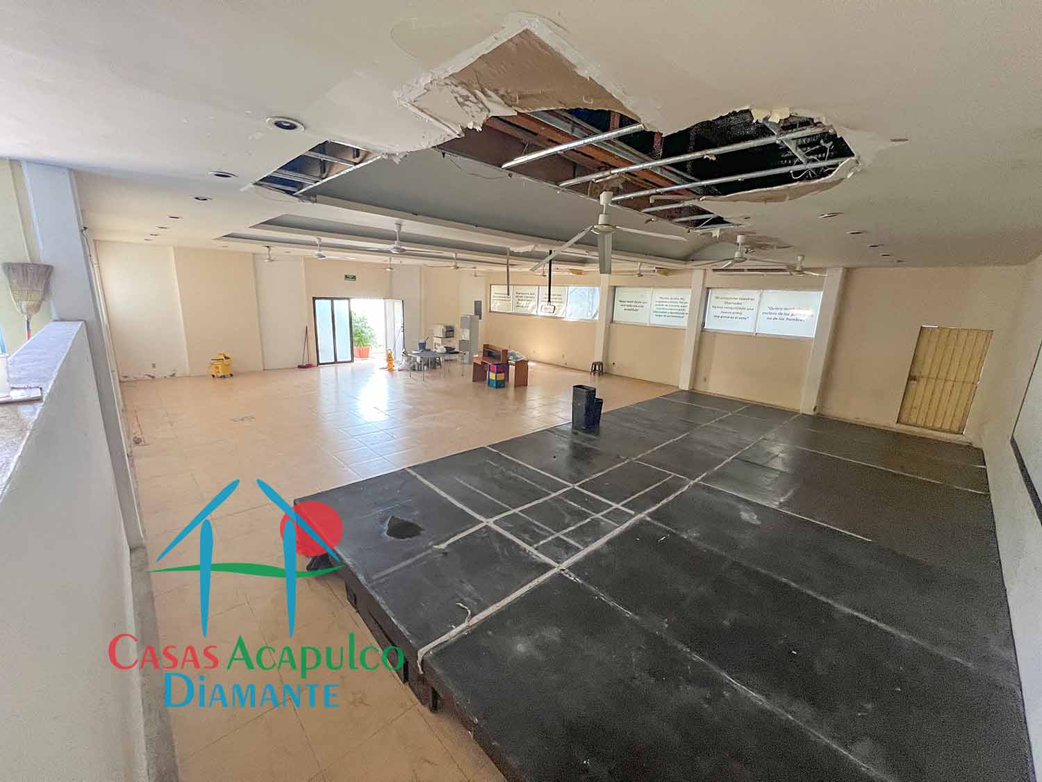 Centro Escolar La Paz sección secundaria - Auditorio 9